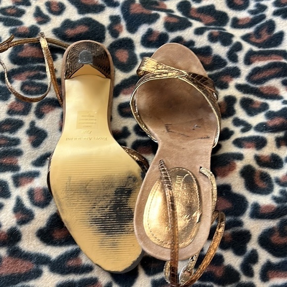 Enzo Angiolini size 7 1/2 strappy sandals in a brown color. Good condition - Picture 4 of 5